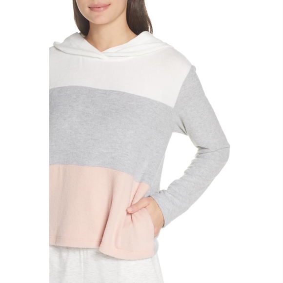 Socialite Sweaters - 👻 Socialite Colorblock Hoodie XS